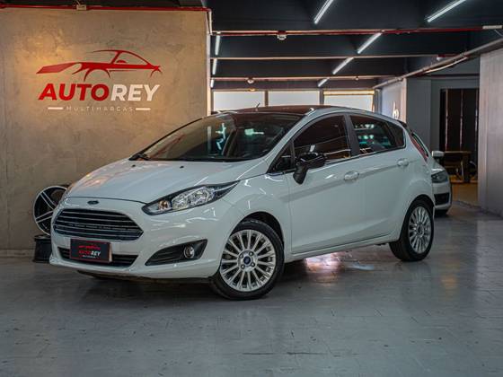 FORD FIESTA 1.6 TITANIUM HATCH 16V FLEX 4P POWERSHIFT FORD FIESTA 1.6 TITANIUM HATCH 16V FLEX 4P POWERSHIFT